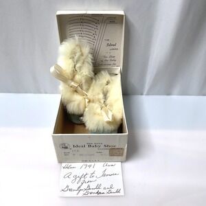 Vintage 1940s Mrs Day's Ideal Baby Shoes Bells Fur Trim Size 2 w Box Crib Shoes